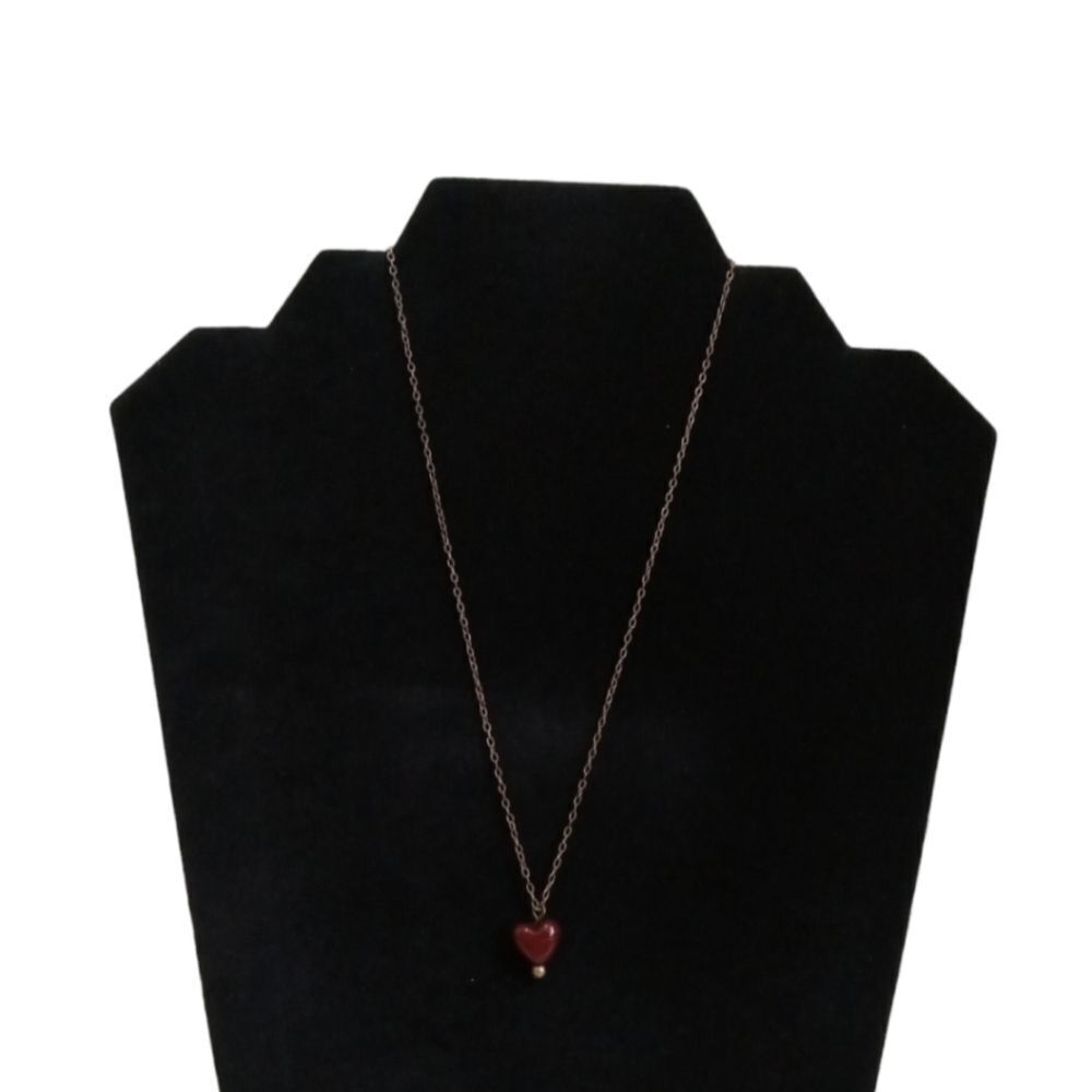 Red Brown Heart Shape Pendant Lightweight Gold Tone Single Strand Chain Necklace